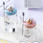 Γυάλινη Κούπα με Καπάκι & Κουταλάκι σε 2 χρώματα