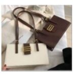 Τσάντα χιαστί με αγκράφα