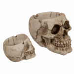 Τασάκι νεκροκεφαλή ,από πολυρεσίνη   περίπου 12 cm Halloween